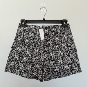 LOFT NWT Leaf Button Front Shorts size 6